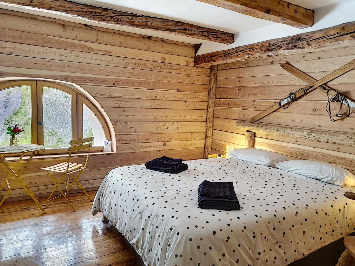 La Maison Basse サン＝ダルマ＝ル＝セルヴァージュ エクステリア 写真