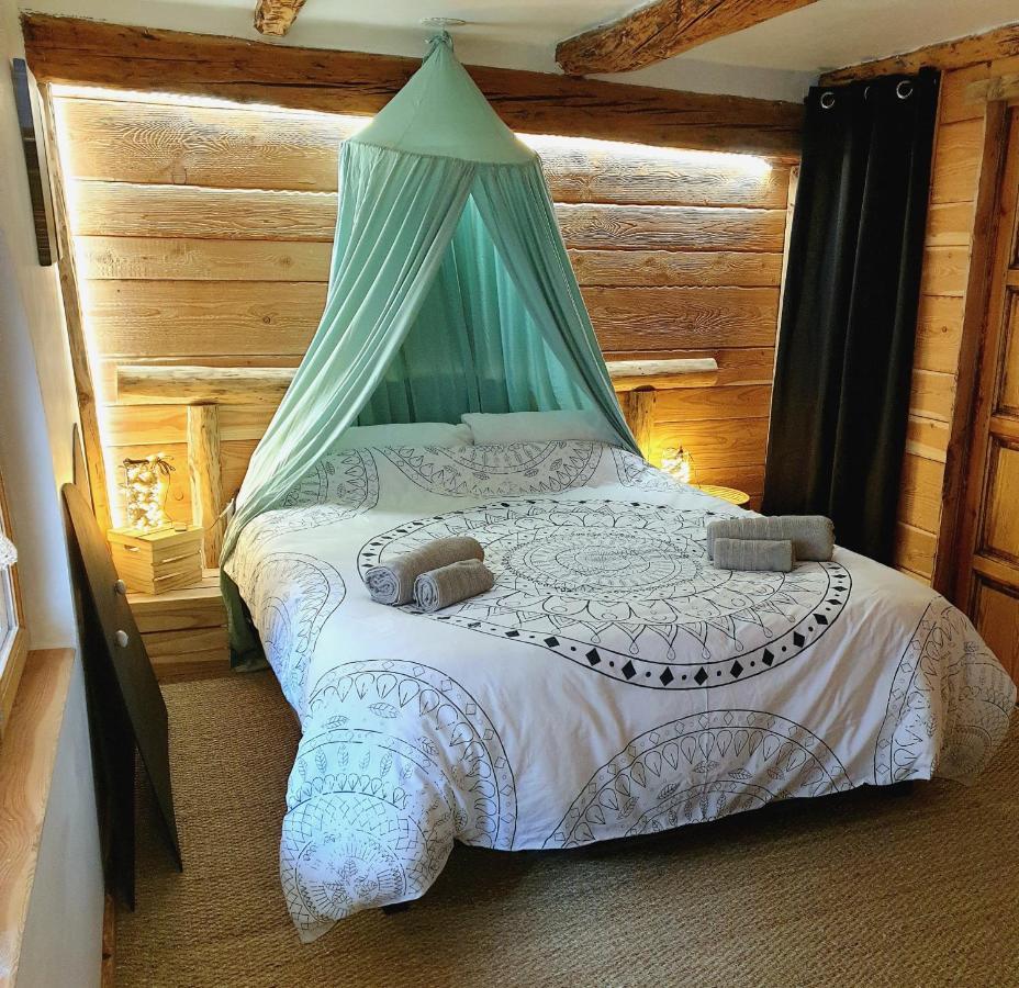 La Maison Basse サン＝ダルマ＝ル＝セルヴァージュ エクステリア 写真